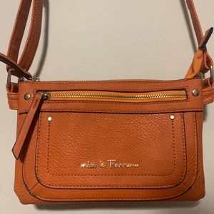 Orange crossbody purse 🍊